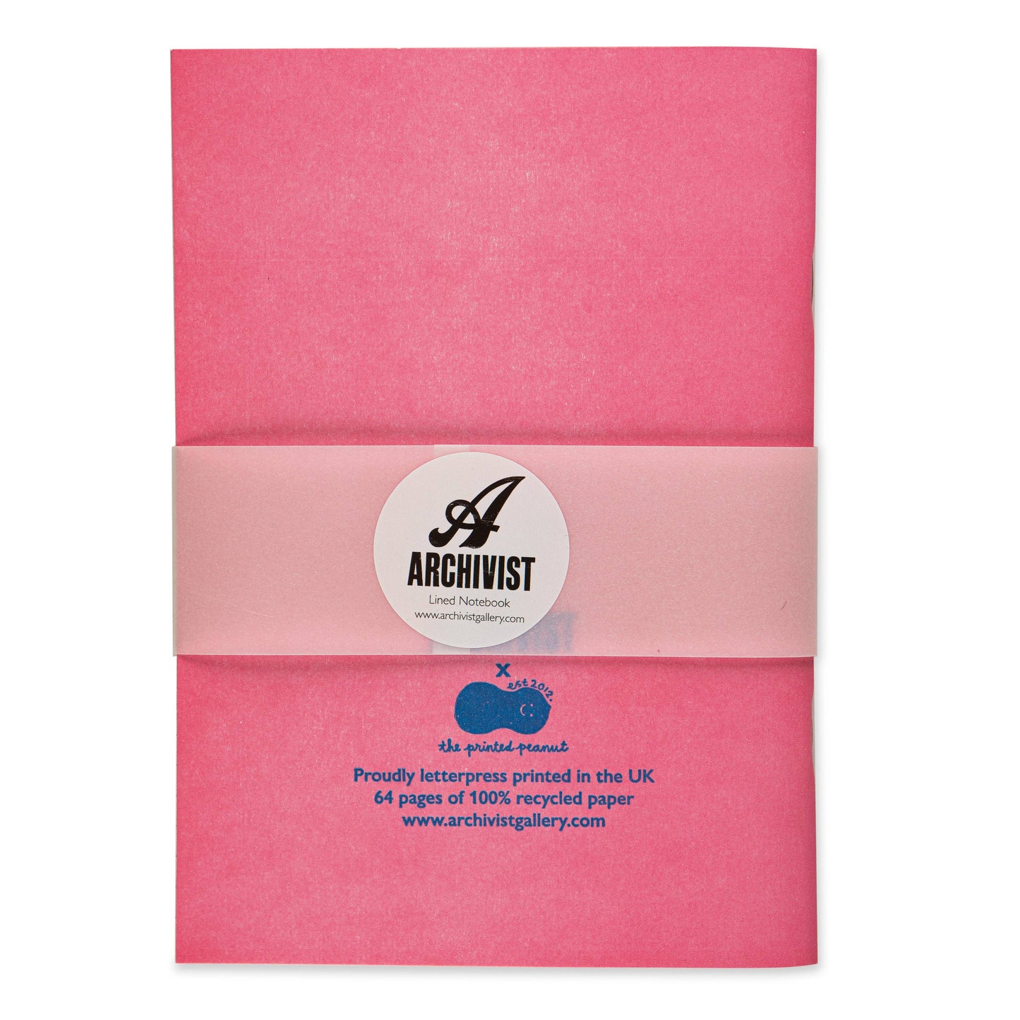 Das "Helle Ideen von The Printed Peanut | Notizbücher" von Archivist Gallery ist ein rosafarbenes, liniertes Notizbuch mit 64 Seiten aus 100 % Recyclingpapier, das in ein passendes Band eingewickelt und in Großbritannien gedruckt wurde.