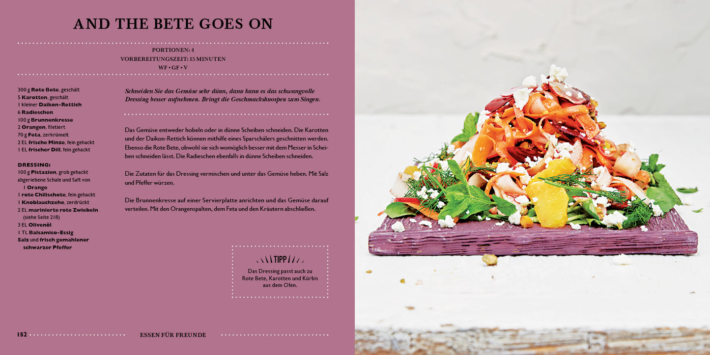 Eine Rezeptseite aus LEON. Hundert Salate. vom Dumont Verlag zeigt einen Rote-Bete-Salat mit buntem Gemüse und Feta auf einem lila Teller. Deutsche Rezepte und Anleitungen finden Sie links unter der Überschrift UND DIE BETE GEHT WEITER.
