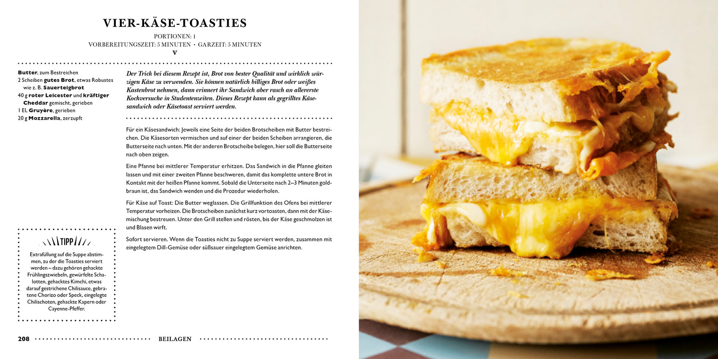 Ein Stapel goldbrauner, geschmolzener Käsetoasts liegt auf einem Holzbrett – klebriger Käse zwischen dick geröstetem Brot, das perfekte Wohlfühlessen zu LEON. Hundert Suppen. vom Dumont Verlag oder genießen Sie es zusammen mit raffinierten Toppings.