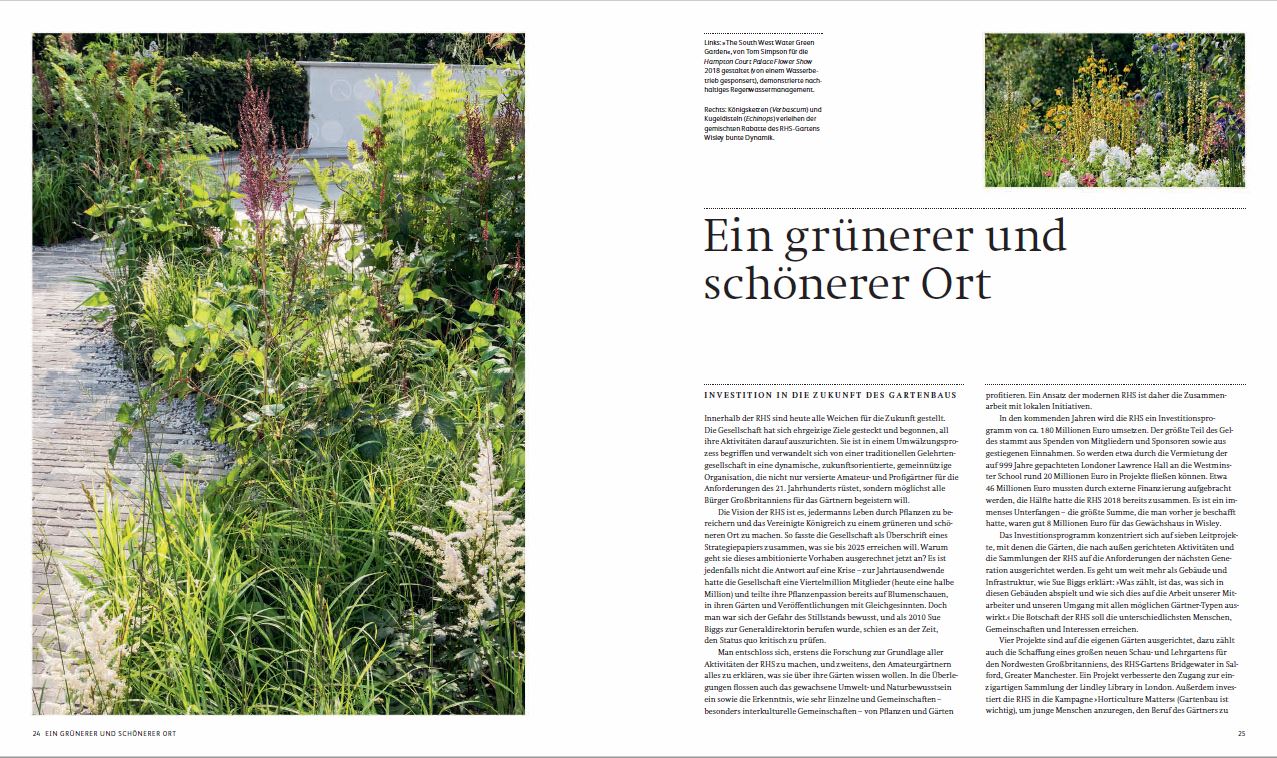 Ein üppiger, angelegter Garten, inspiriert von Mustergärten und der Royal Horticultural Society, gefüllt mit vielfältigen Pflanzen aus Gärtnern aus Leidenschaft vom Gerstenberg Verlag, säumt einen geschwungenen Weg. Deutscher Text erscheint auf weißem Hintergrund.