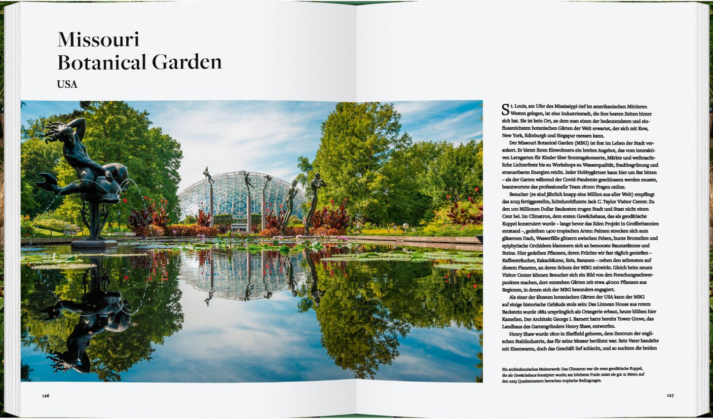 Eine Doppelseite aus „Botanische Gärten“ des Gerstenberg Verlags präsentiert den Missouri Botanical Garden und hebt seinen Glaskonservatorium, die üppigen Gärten, Statuen und Teichspiegelungen mit beschreibendem Text auf weißem Hintergrund hervor.