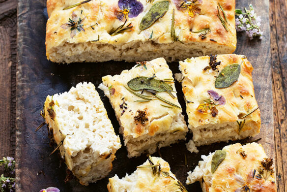 Der "Frühlingstraum" aus dem Callwey Verlag bringt Frühlingsgefühle und kreative Dekorationsideen auf den Frühlingstisch und ist ein toller Blickfang für das Osterfest.