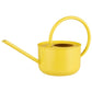Die Gießkanne | gelb 0,9 l von Königliche Gartenakademie ist eine leuchtend gelbe Metallgießkanne mit langem, schmalem Ausguss und großem, geschwungenem Henkel, abgebildet auf weißem Hintergrund.