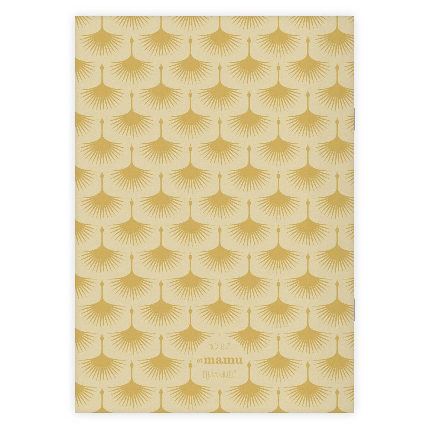 Das etmamu Notizheft Art Deco 3 A5 hat einen cremefarbenen Einband mit einem sich wiederholenden goldenen Art Deco-Muster. Zentriert in goldener Schrift: NO 17 et mamu HANDMADE, handgefertigt in Deutschland.