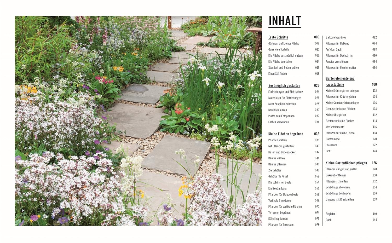 Ein Steinweg schlängelt sich durch üppiges Blühen und Grünen. Rechts zeigt das Buch "Kleine Gärten optimal gestaltet" aus dem DK Verlag ein deutsches INHALT - ideal zum Balkon gestalten oder für die Planung Ihres kleinen Gartens.