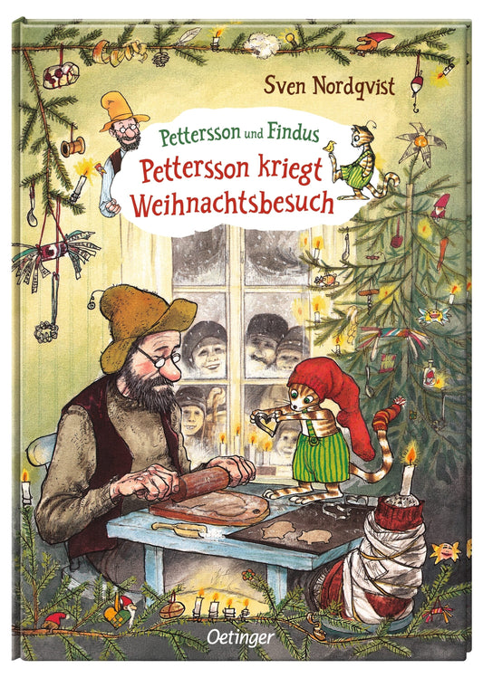 Das Titelbild von "Pettersson kriegt Weihnachtsbesuch" aus dem Oetinger Verlag zeigt einen älteren Mann und eine gestreifte Katze an einer festlichen Tafel, während zwei Kinder und eine Frau durch das frostige Fenster schauen.
