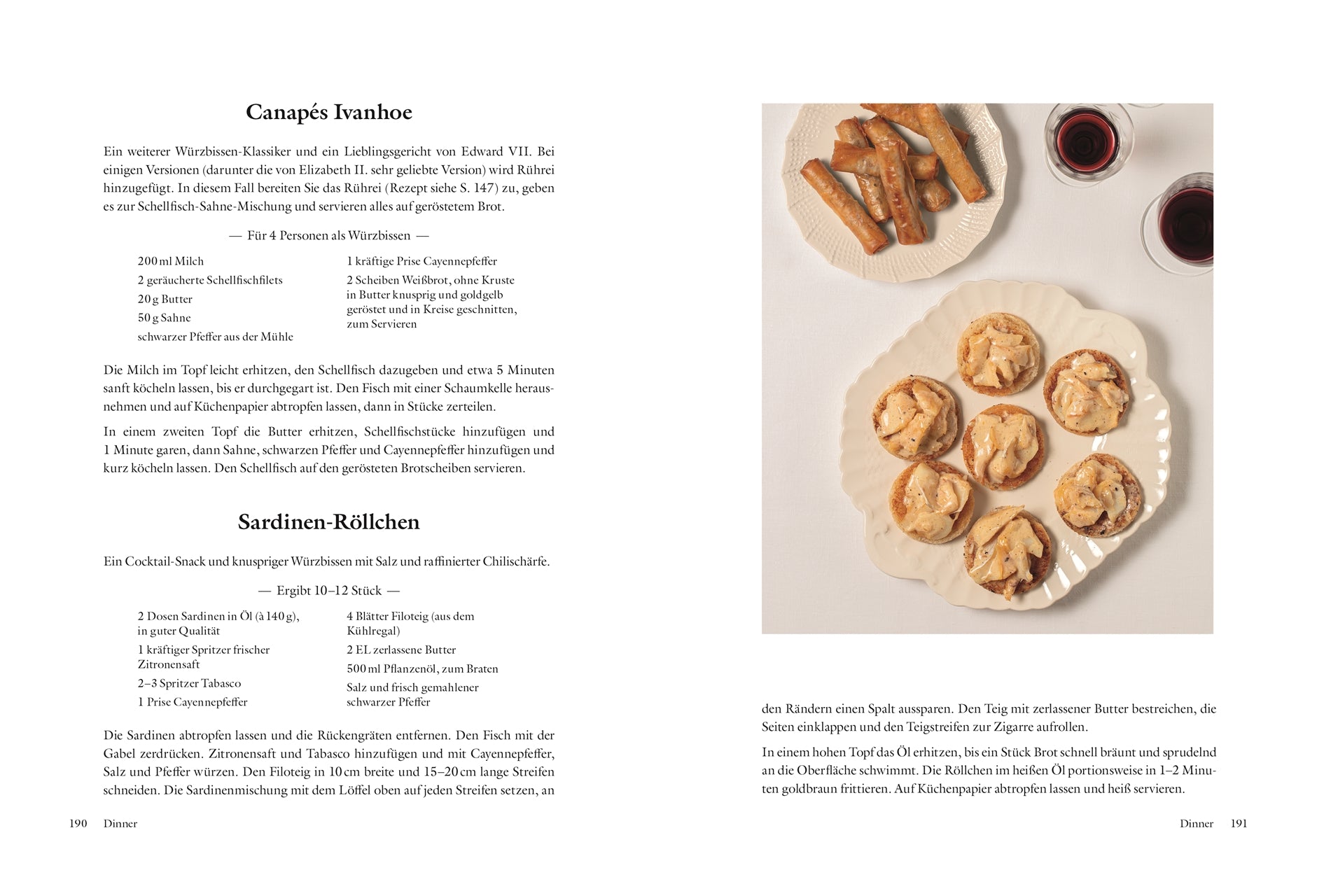 Eine deutsche Seite aus "Zu Tisch bei den Royals" vom DK Verlag zeigt "Canapés Ivanhoe" und "Sardinen-Röllchen", inspiriert von der königlichen Küche, neben einem Foto mit herzhaften Brötchen, Canapés und Rotwein für britische Royals.