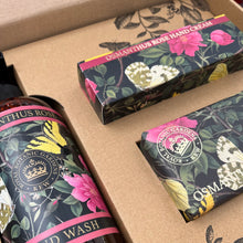 Lade das Bild in den Galerie-Viewer, Geschenkbox - Essential Hand Care Set
