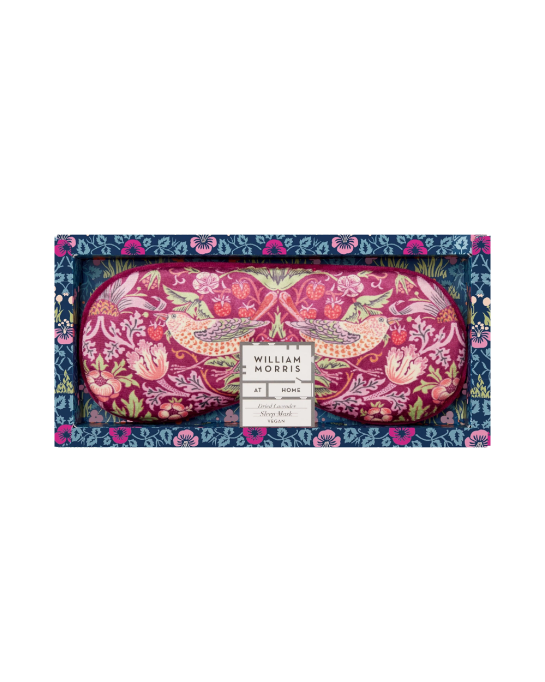 Die William Morris at Home 'Strawberry Thief' Schlafmaske, gefüllt mit getrocknetem Lavendel, zeigt ein rosa-rotes florales Muster mit Vögeln. Verpackt in einer Box mit blauem Blumenrand und zentralem Label.