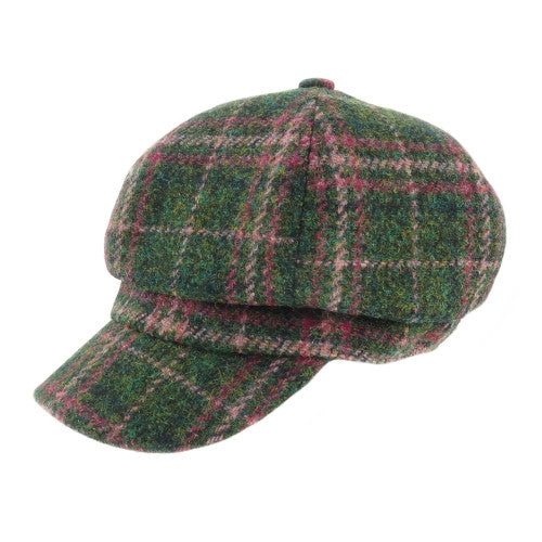 Die Glen Appin Damen Mütze in Dark Green & Plum Check hat einen Newsboy-Stil mit geschwungener Krempe und Knopf, inspiriert von Harris Tweed Baseballcap-Designs und ist aus strukturiertem, wollähnlichem Stoff gefertigt.