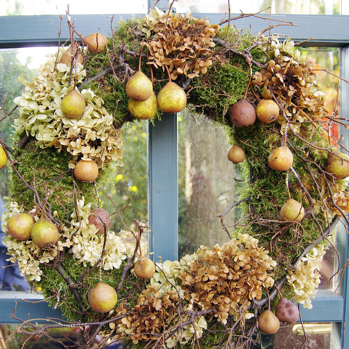 Do. 02.10.2025 | 14.00 – 15.30 WORKSHOP – Herbstliches Türkranzbinden – Thea Carlin