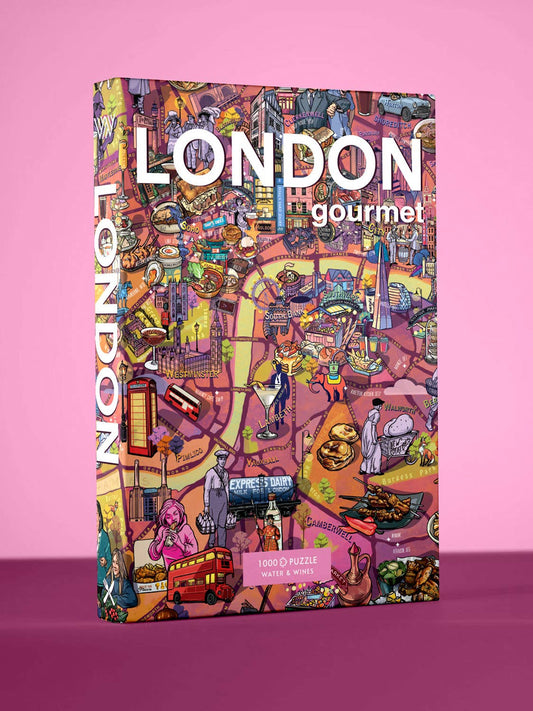 Das Water & Wines - Gourmet-Puzzle - London ist ein lebhaftes 1000-teiliges Puzzle von Water & Wines, das illustrierte kulinarische Wahrzeichen, Lebensmittel und Ikonen von London auf einem rosa Hintergrund zeigt - ein unverzichtbares kartenähnliches Puzzle für Essensliebhaber.