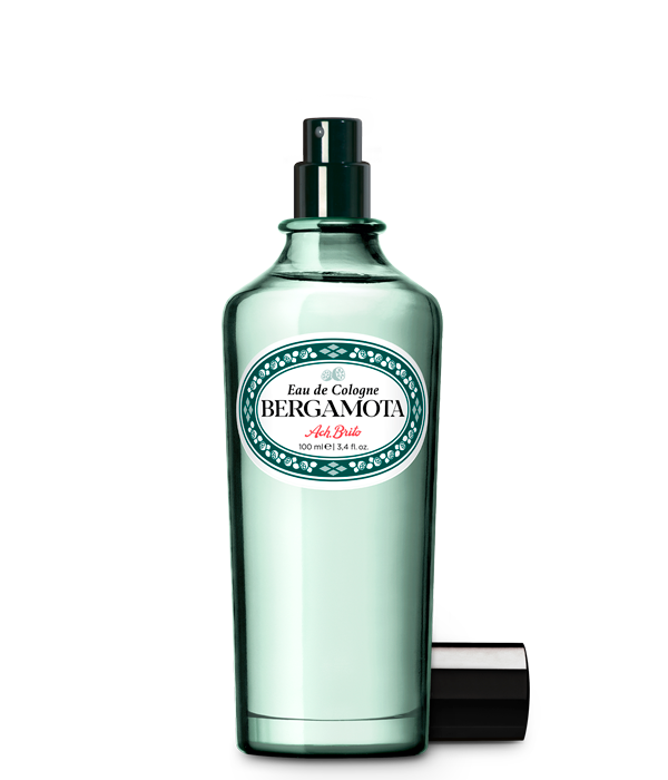 Ach.Brito - Eau de Cologne - Bergamota 100 ml ist ein klarer grüner Glasflakon mit einer Pumpe, Vintage-Stil Etikett, und enthält 3,4 fl. oz von diesem erfrischenden Duft von Ach.Brito.