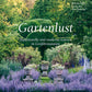 Das Buchcover zeigt einen üppig grünen Garten mit lila und rosa Blumen und gestutzten Hecken. Titel: Gartenlust vom Gerstenberg Verlag, Text von Helena Attlee, Fotos von Alex Ramsay.
