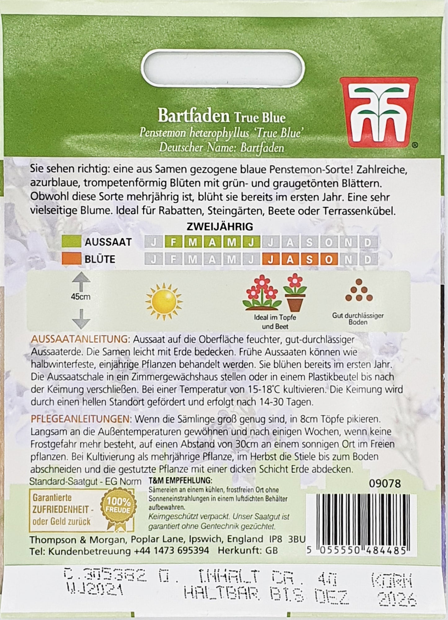 Das Samenpäckchen von Thompson und Morgan für Bartfaden True Blue zeigt Pflanz- und Blütezeiten, Aussaatanleitung sowie Pflegehinweise auf Deutsch und enthält ein grünes Etikett mit Symbolen für Aussaat, Blüte und Pflanzenmerkmale.